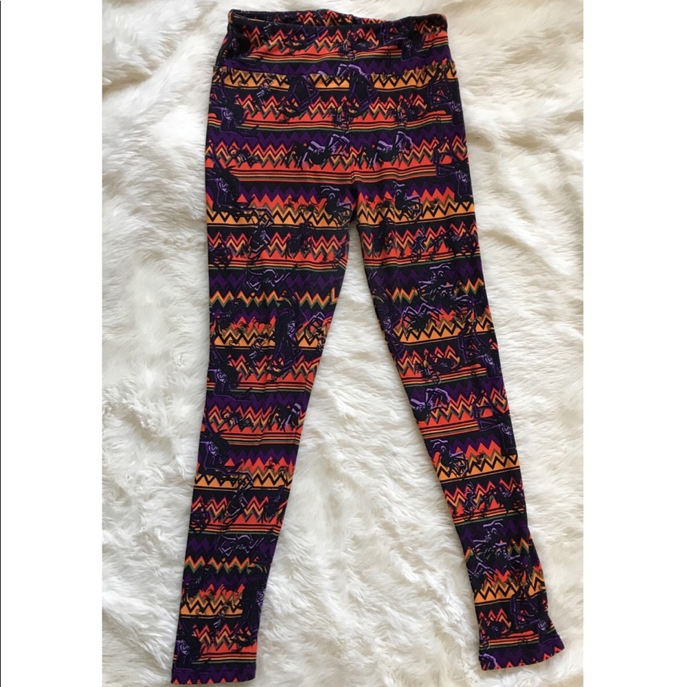 ***SOLD*** Lularoe OS Chevron Leggings